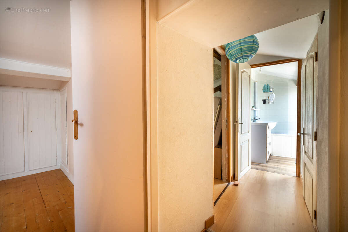 Maison 5 chambres, jardin, cave, parking - photo 11