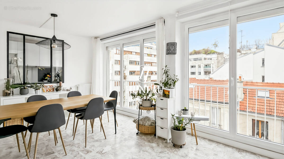 Appartement à PARIS-14E