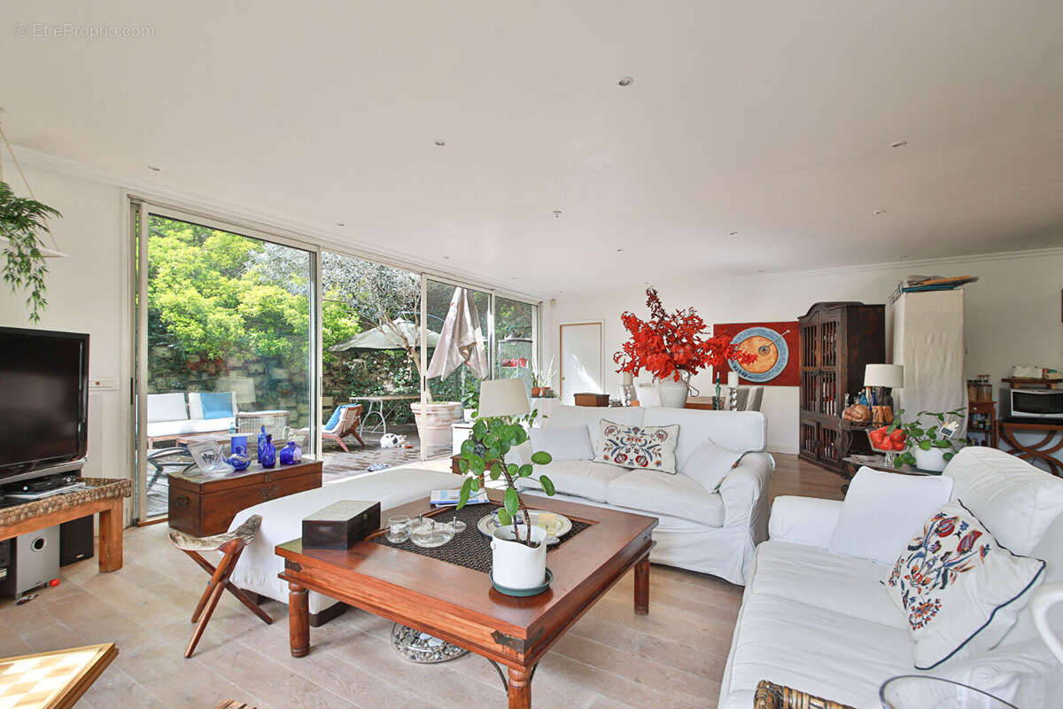 Appartement à SURESNES