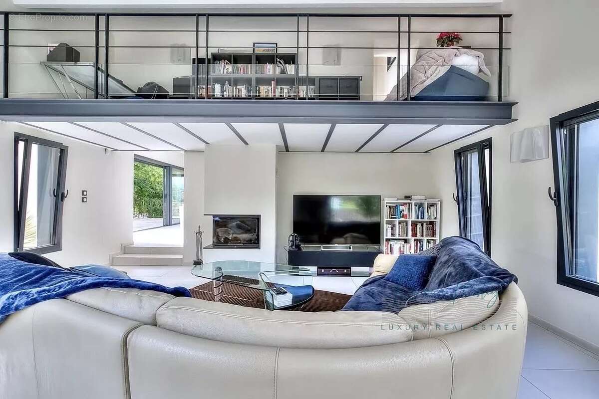 Maison à MOUGINS