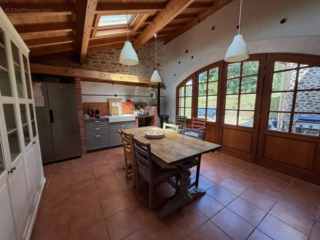 Belle maison de village avec gîte indépendant et 6500m² de parc - photo 4