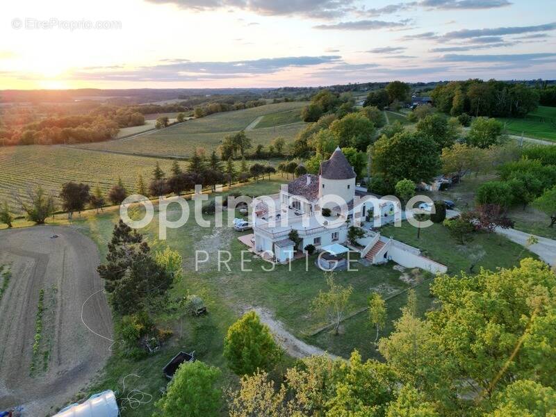 Maison à COURRENSAN