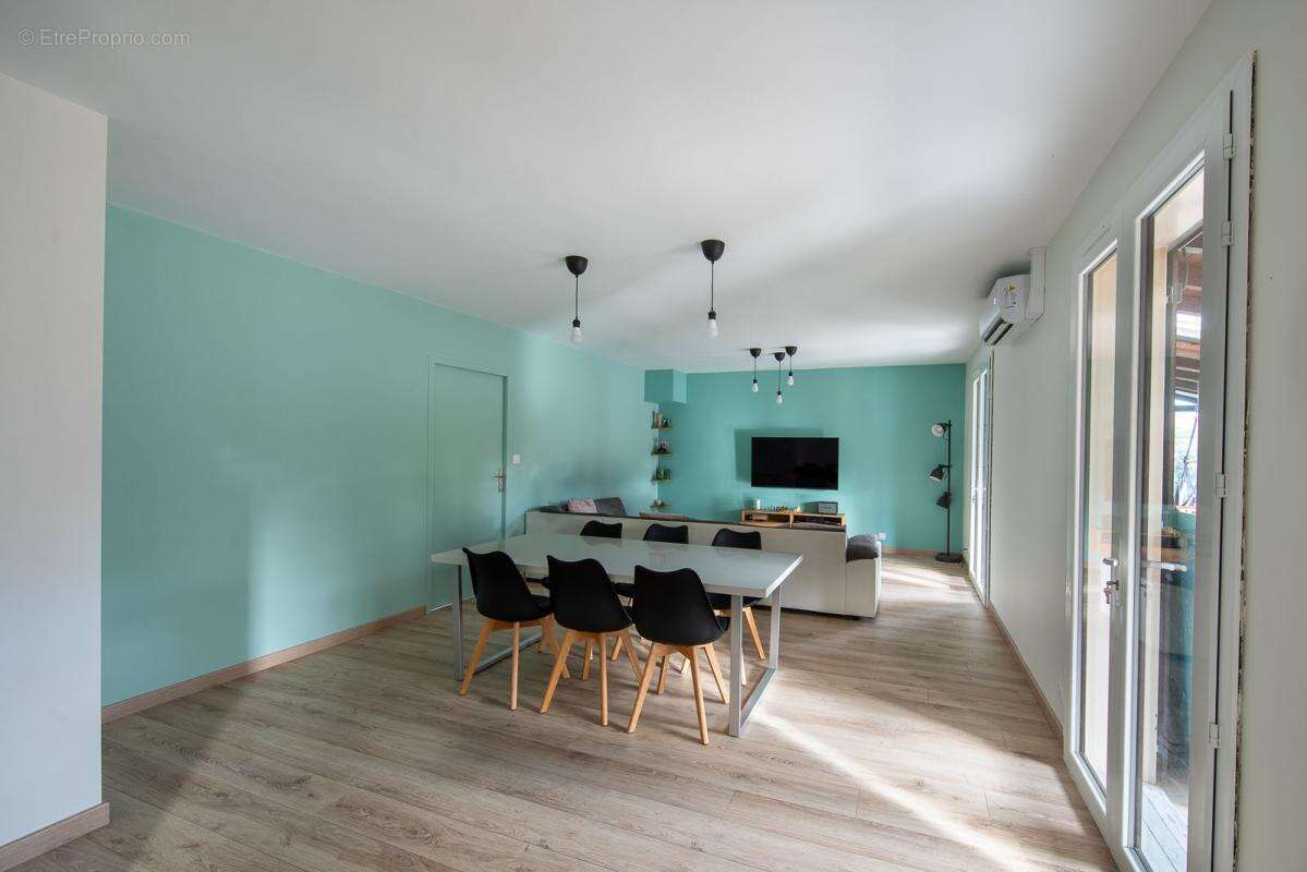 Maison à SAINT-MARTIN-BELLE-ROCHE