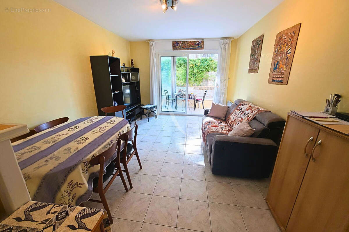 Appartement à CARQUEIRANNE