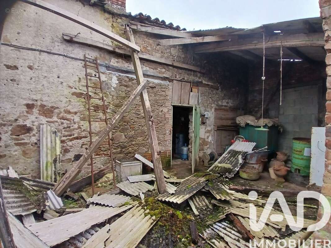 Photo 7 - Maison à SAINT-PIERRE-DES-ECHAUBROGNES