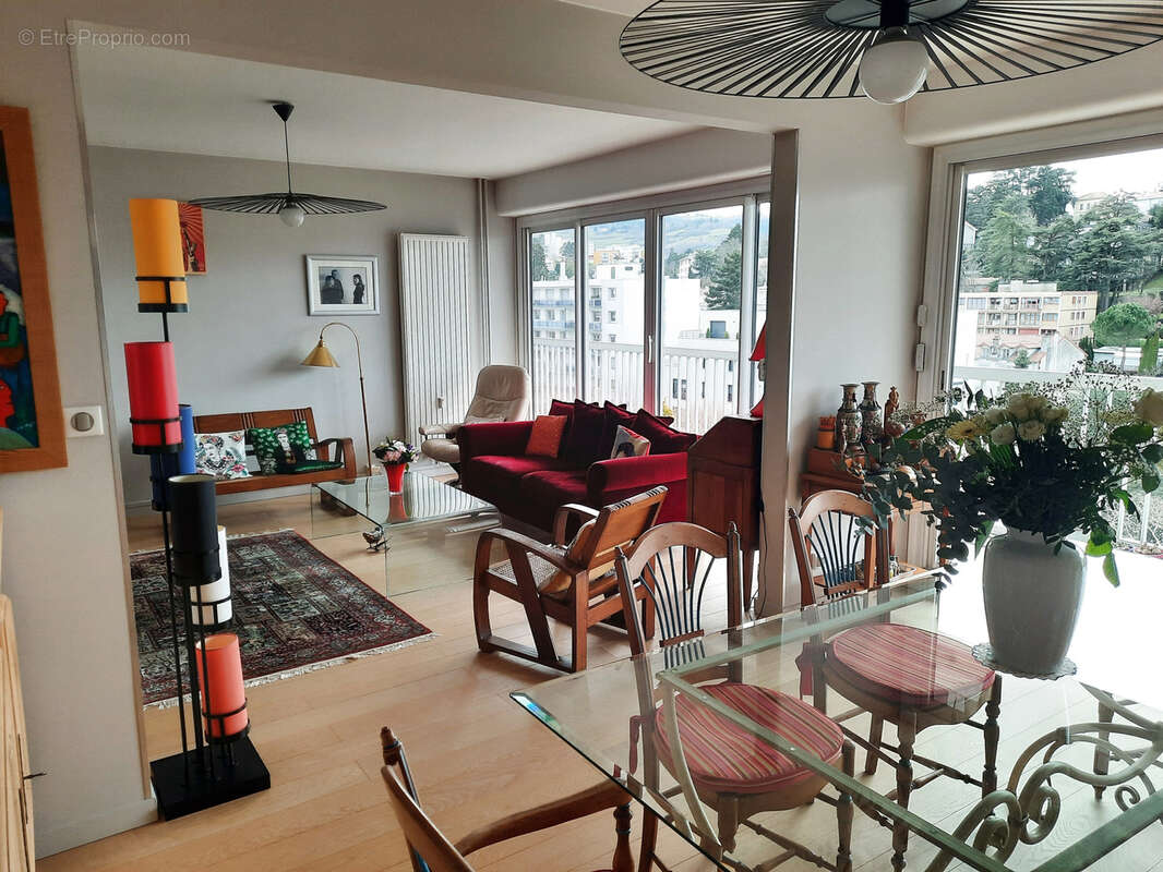 Appartement à SAINT-ETIENNE