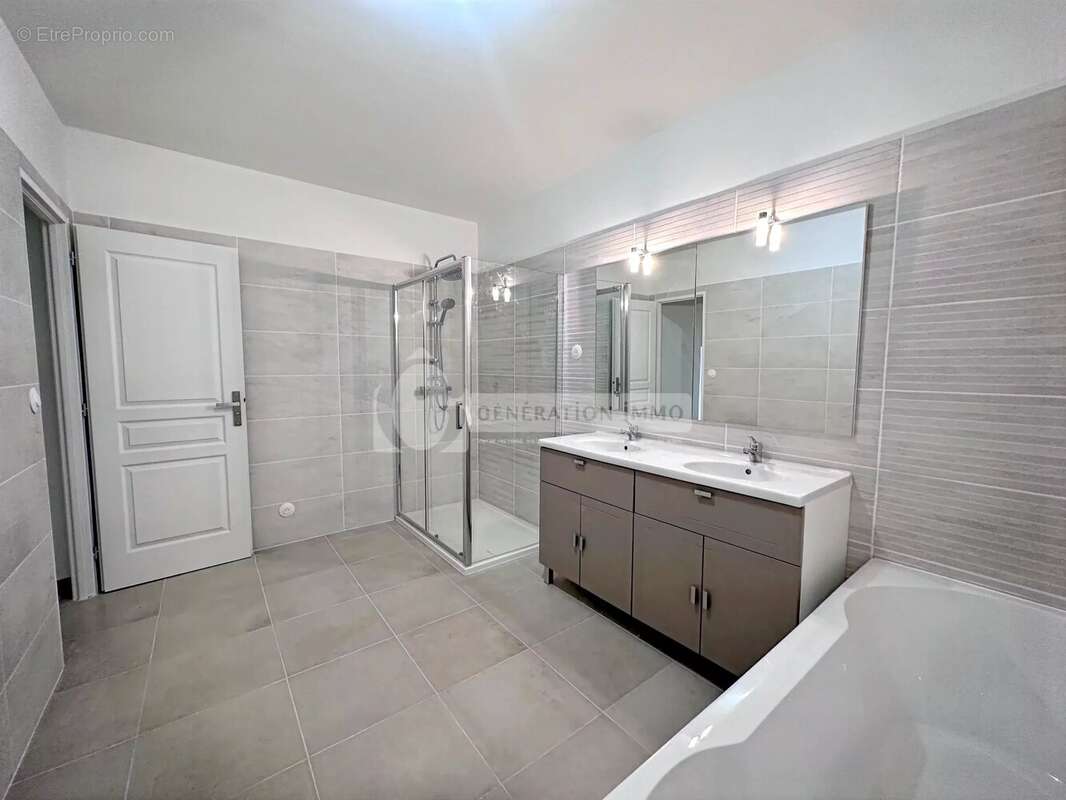 Appartement à EYRAGUES
