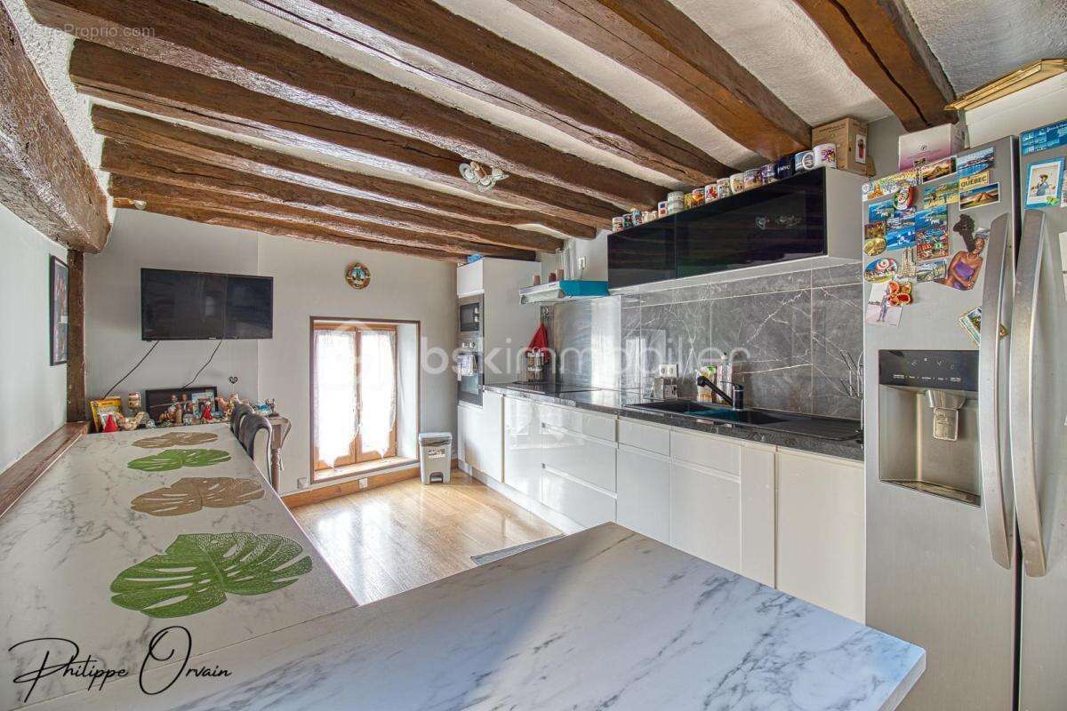 Commerce à VARREDDES