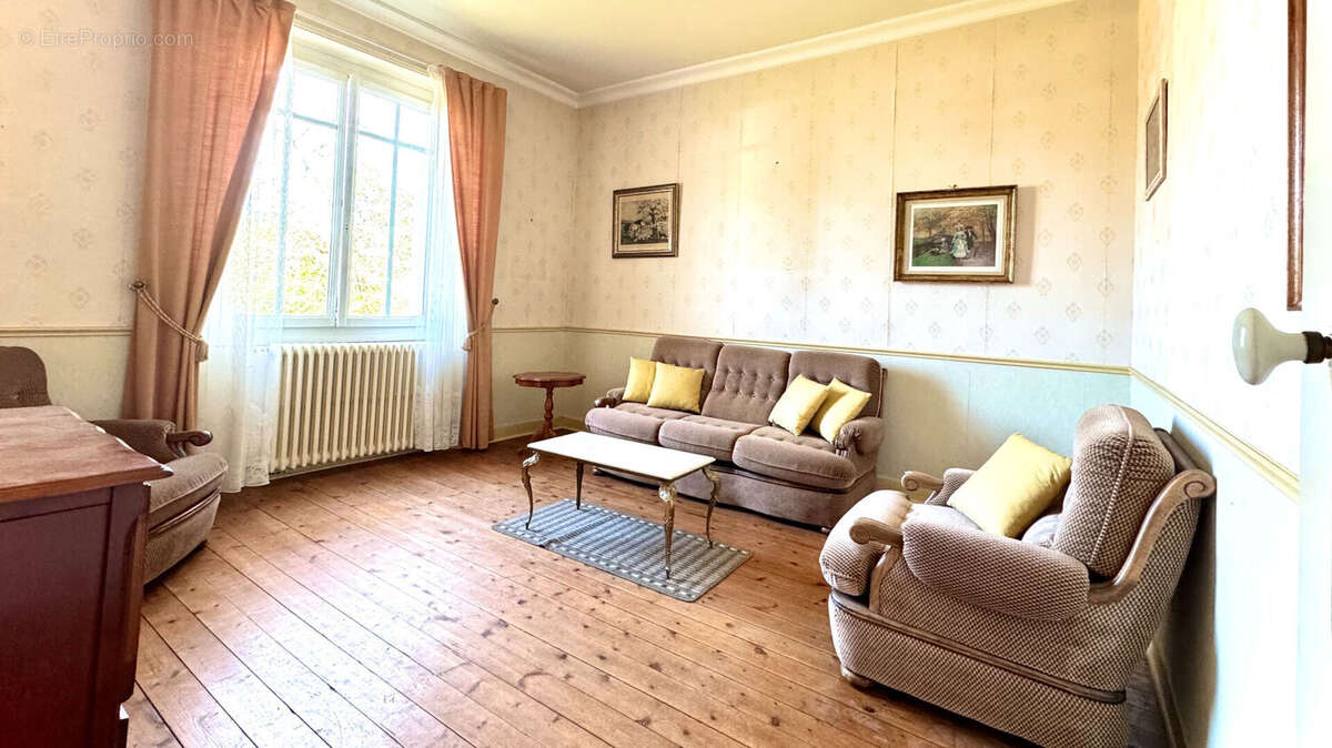 Maison à SAINT-SEBASTIEN-SUR-LOIRE