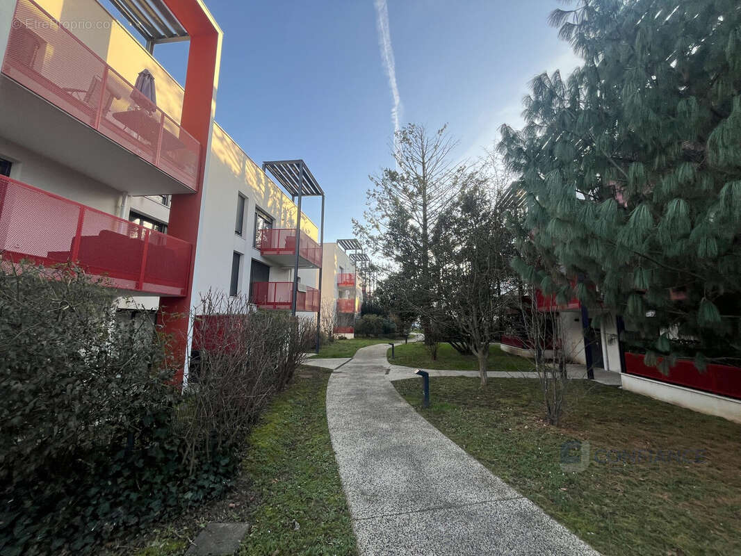 Appartement à MEYZIEU