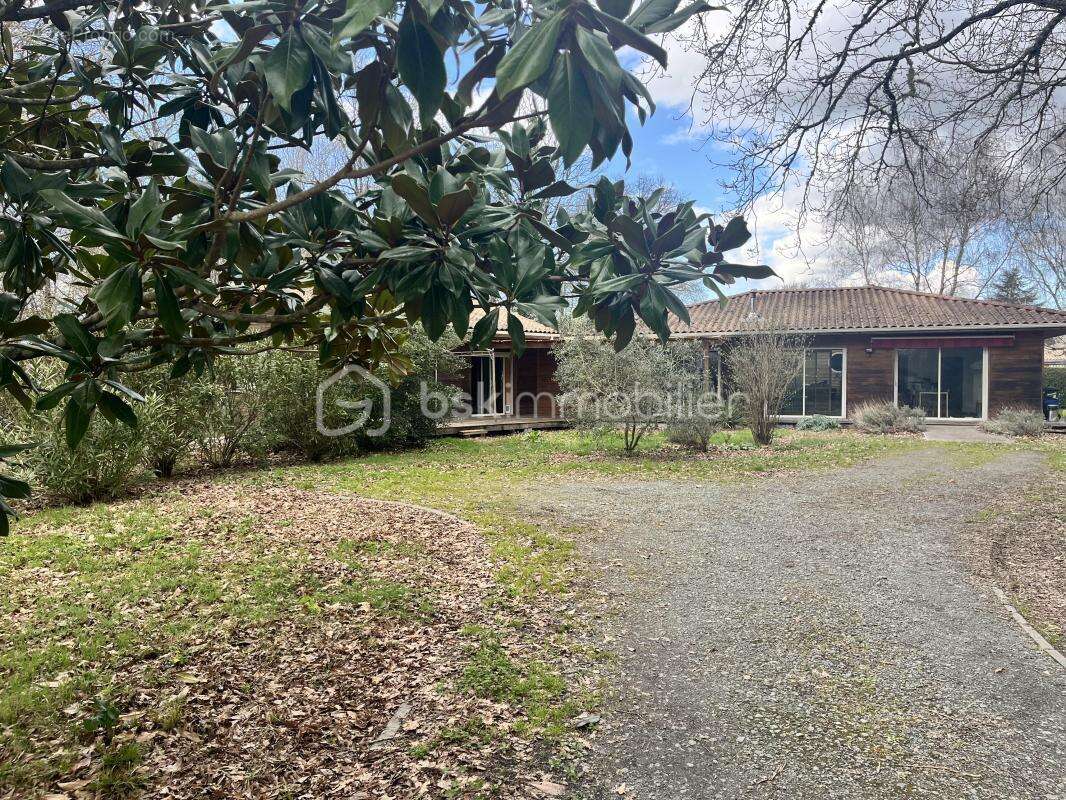 Maison à GRAYAN-ET-L'HOPITAL