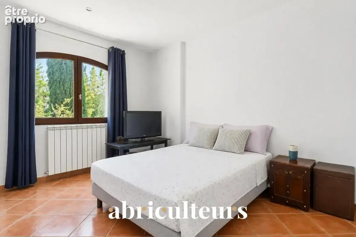 LES PENNES-MIRABEAU – Villa 230 m², piscine + 3 appartements loués - photo 10