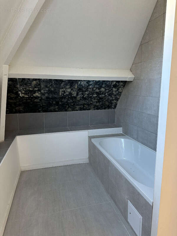 Maison à AUMONT-EN-HALATTE