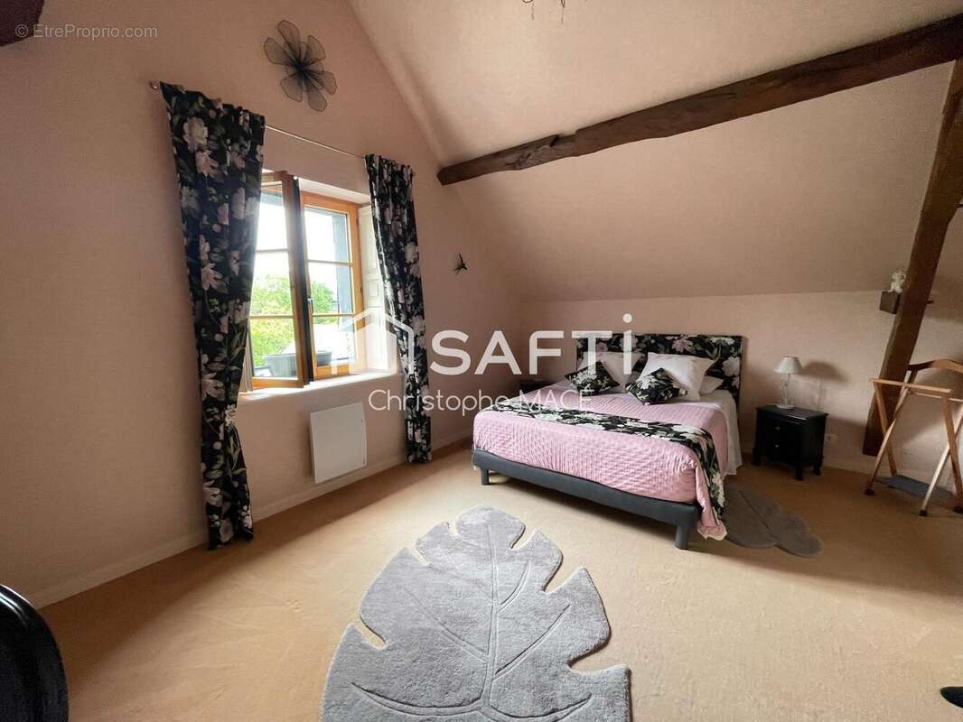 Maison 297 m² à Montsurs  - photo 4