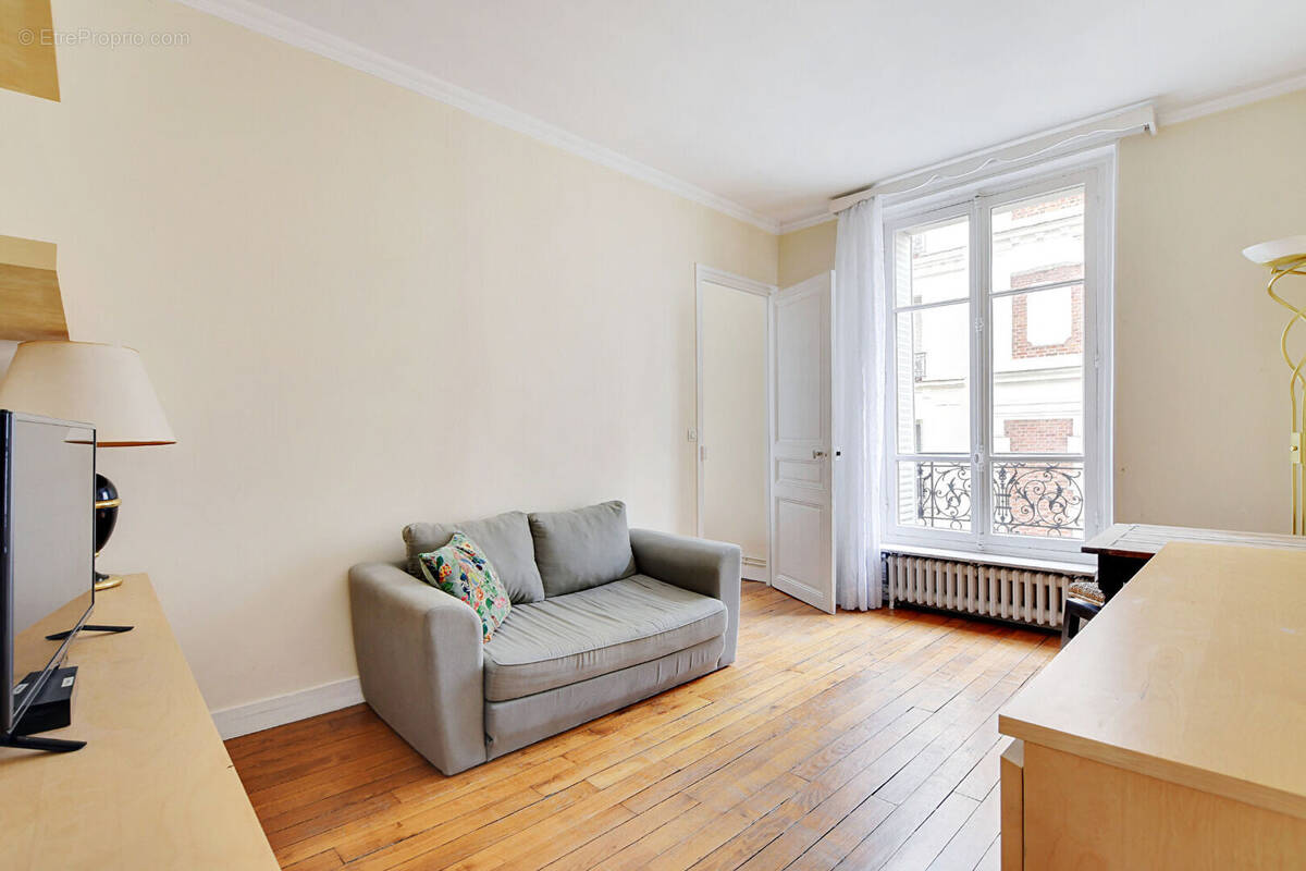Appartement à PARIS-14E