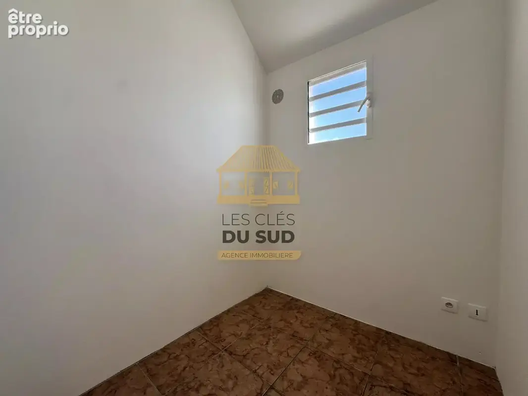 Saint-joseph centre – maison à étage 3 chambres – proche commodités à pied - photo 15