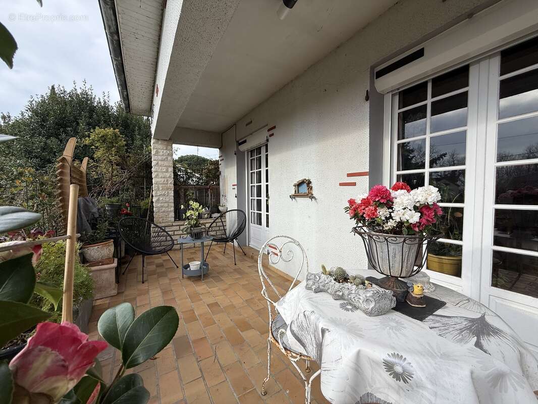 Maison à PUJOLS