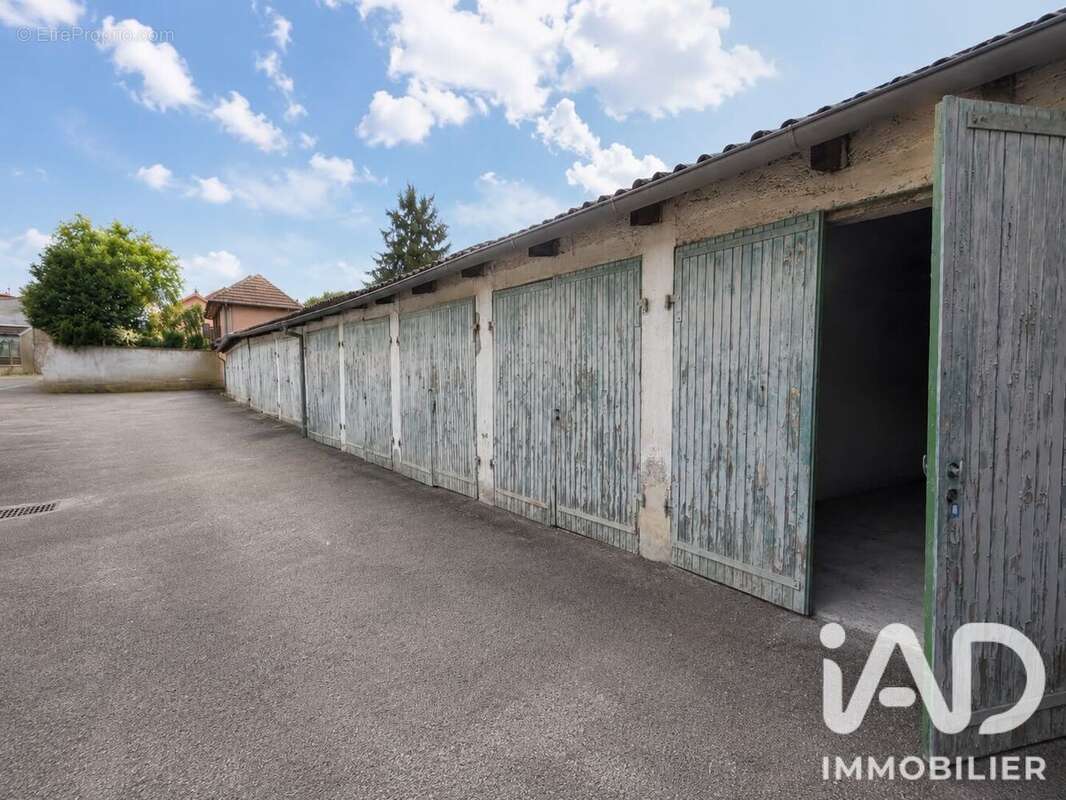 Parking 184 m² à Mulhouse  - photo 4