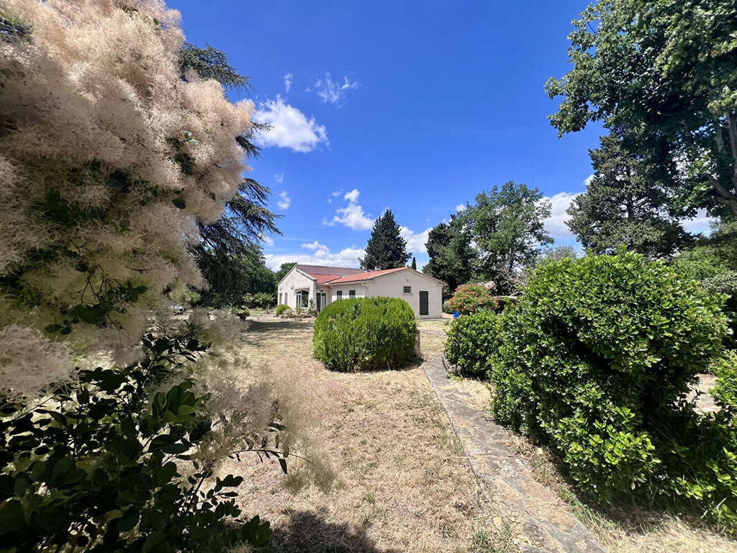 Belle villa de 160 m² dans un parc paysagé de 4 500 m²-  Sud de Carcassonne - photo 2