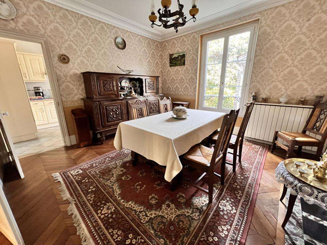 78200 MANTES LA JOLIE, Maison 7 pièce(s) 130 m2, 4 chambres, jardin clos de murs, sous-sol total - photo 4