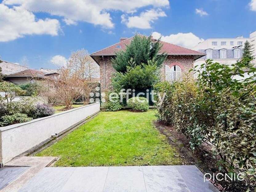 Appartement à BOURG-LA-REINE