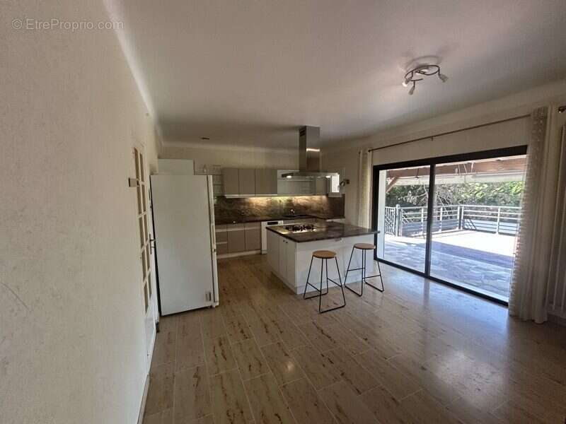 Maison 212 m² à Marsac-Sur-L'isle  - photo 6