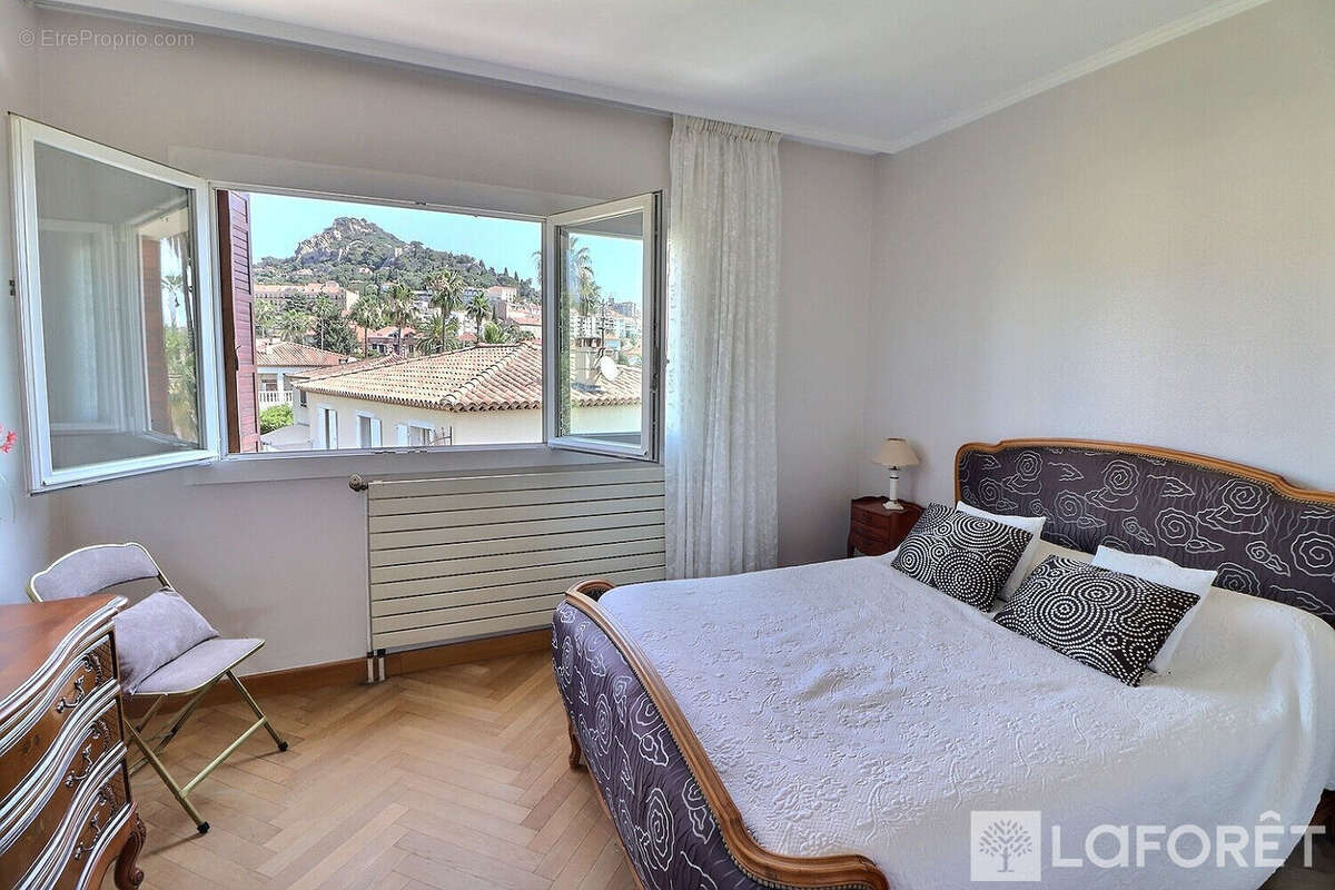 Appartement à HYERES