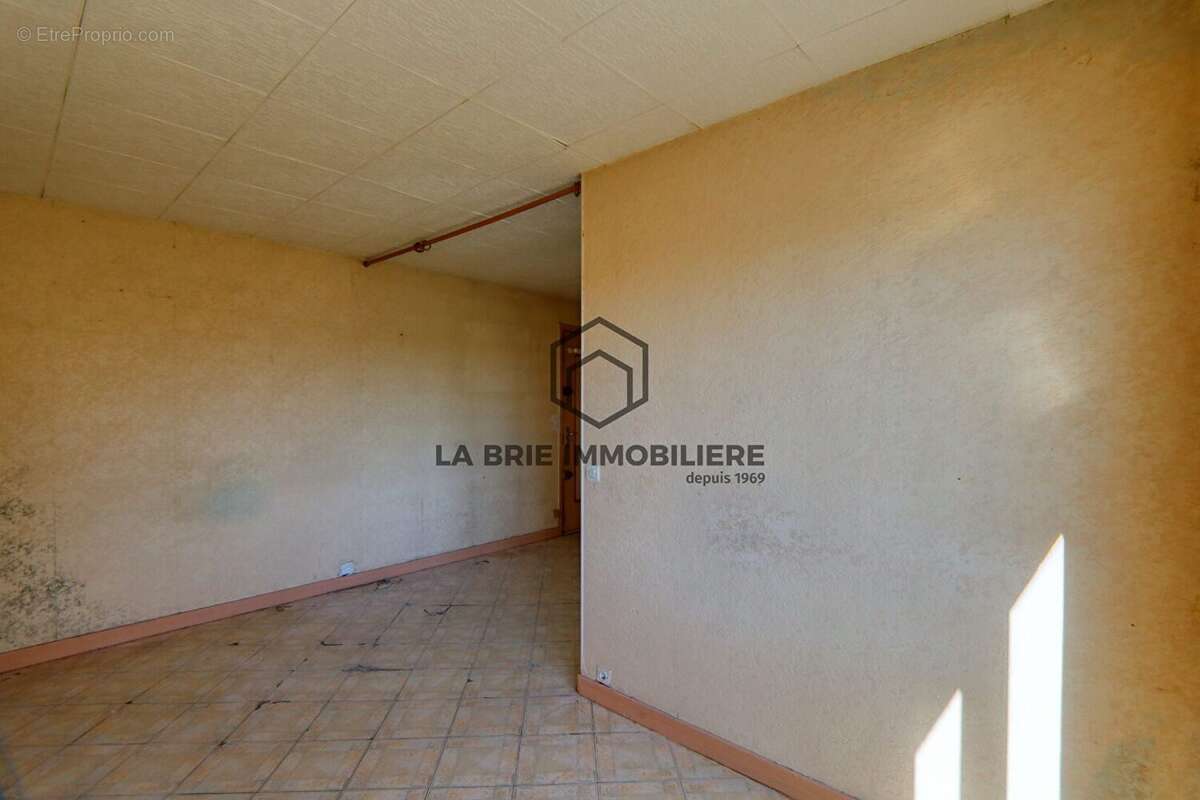 Appartement 26 m² à Valenton  - photo 3