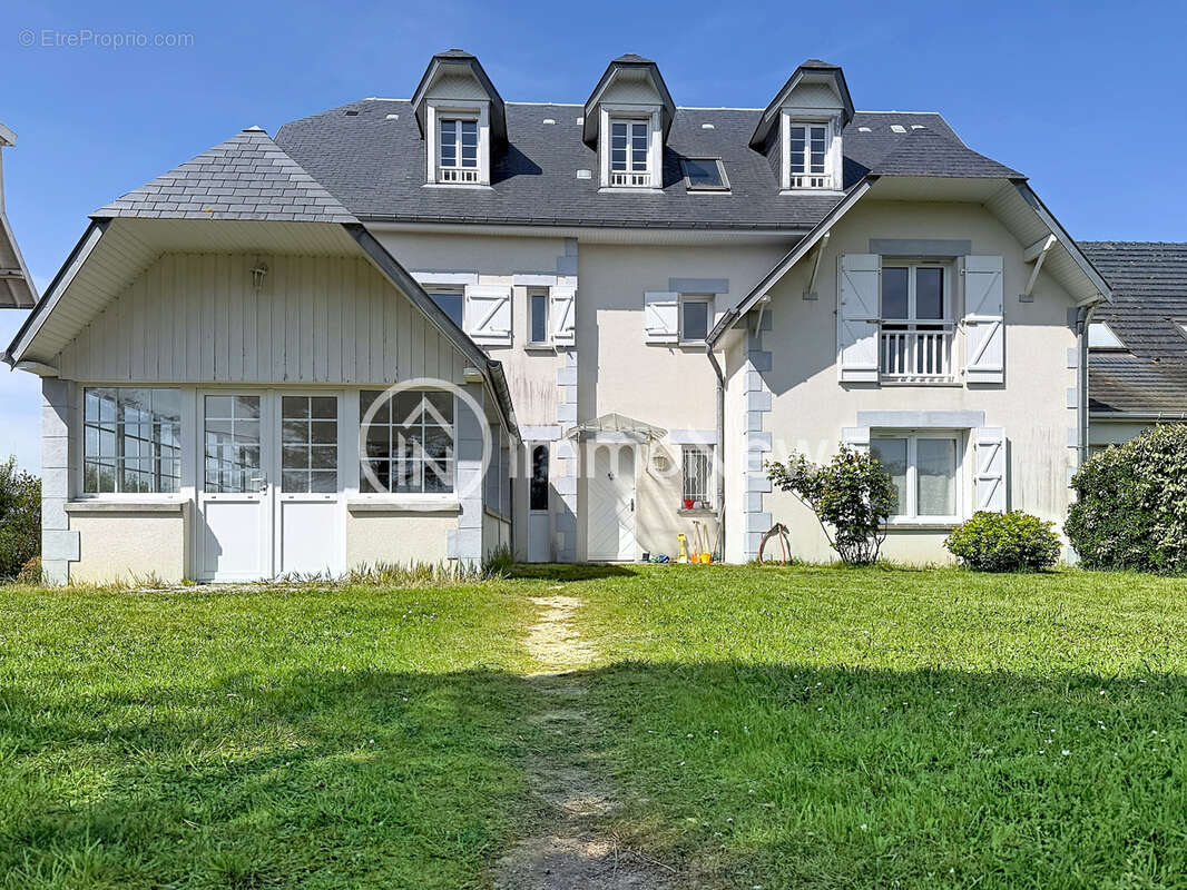 Maison à JULLOUVILLE