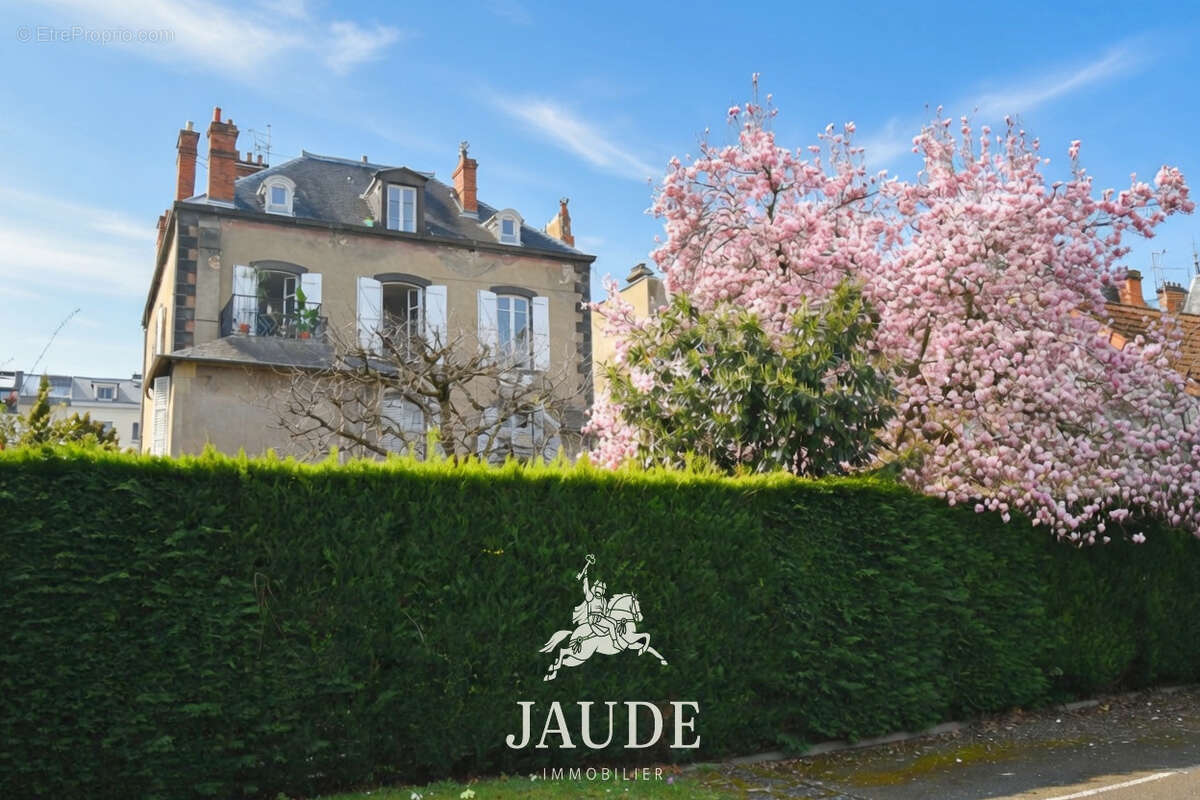 Duplex de caractère 236 m2   Dernier étage   Calme et écrin de verdure à 2 pas de Jaude à Chamalières - photo 18