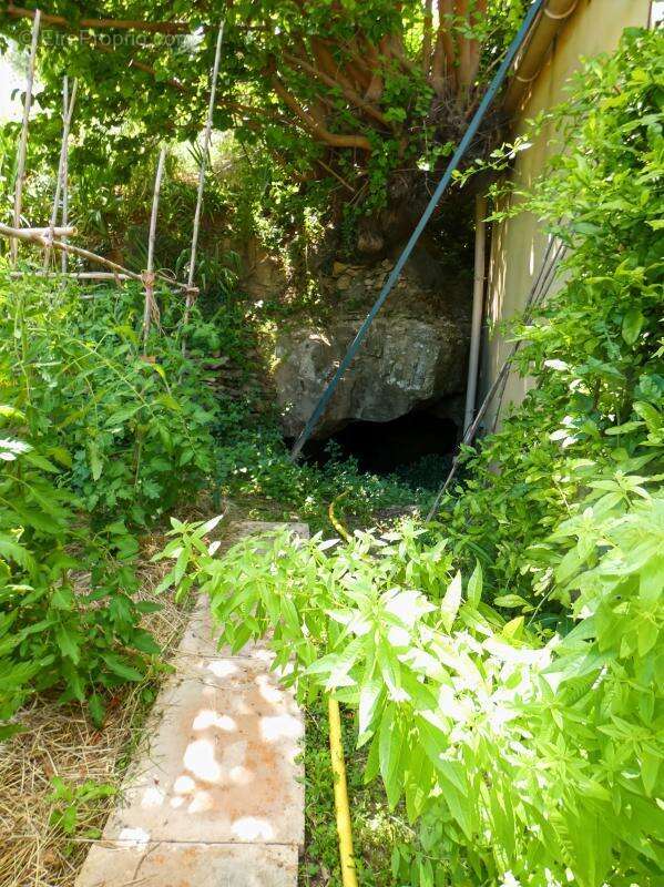 Maison à LAUDUN-L'ARDOISE