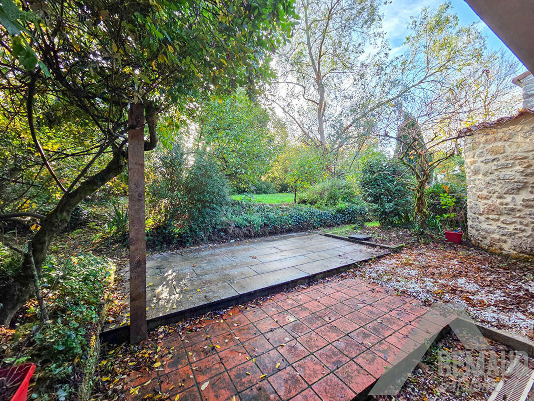 Maison à LA GENETOUZE