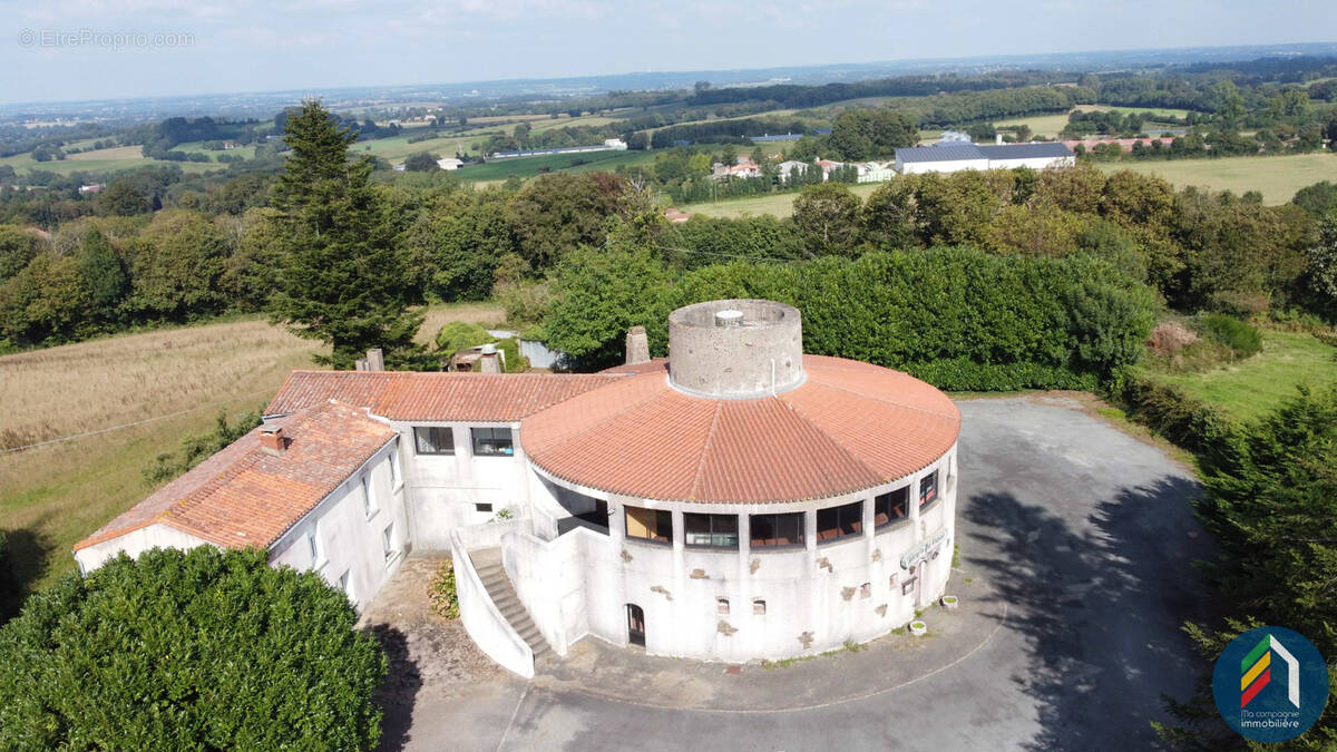 Maison à POUZAUGES