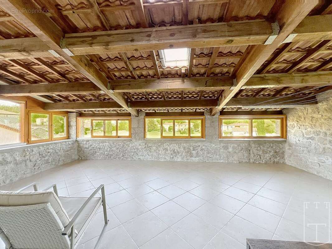 Maison à SAINT-ALBAN-AURIOLLES