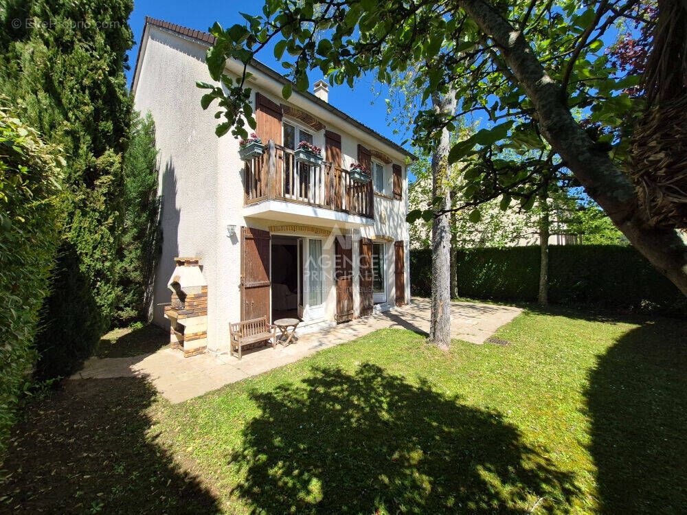 Maison à SAINT-GERMAIN-EN-LAYE