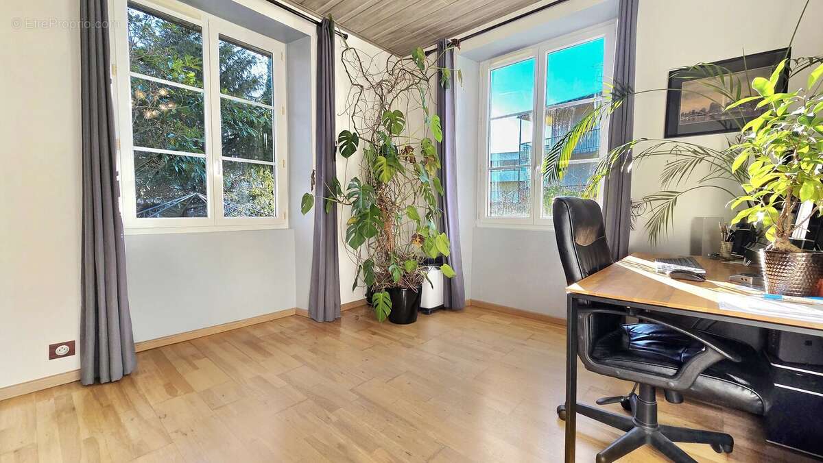 Appartement à AMBILLY
