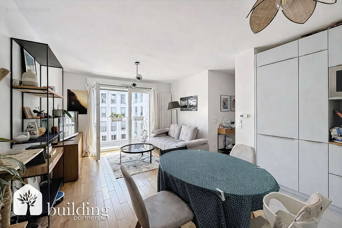 Appartement à COURBEVOIE