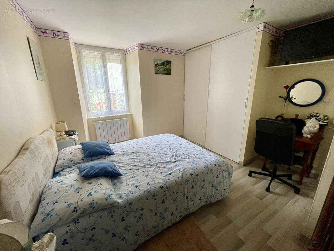 Maison à BAZOUGES-LA-PEROUSE