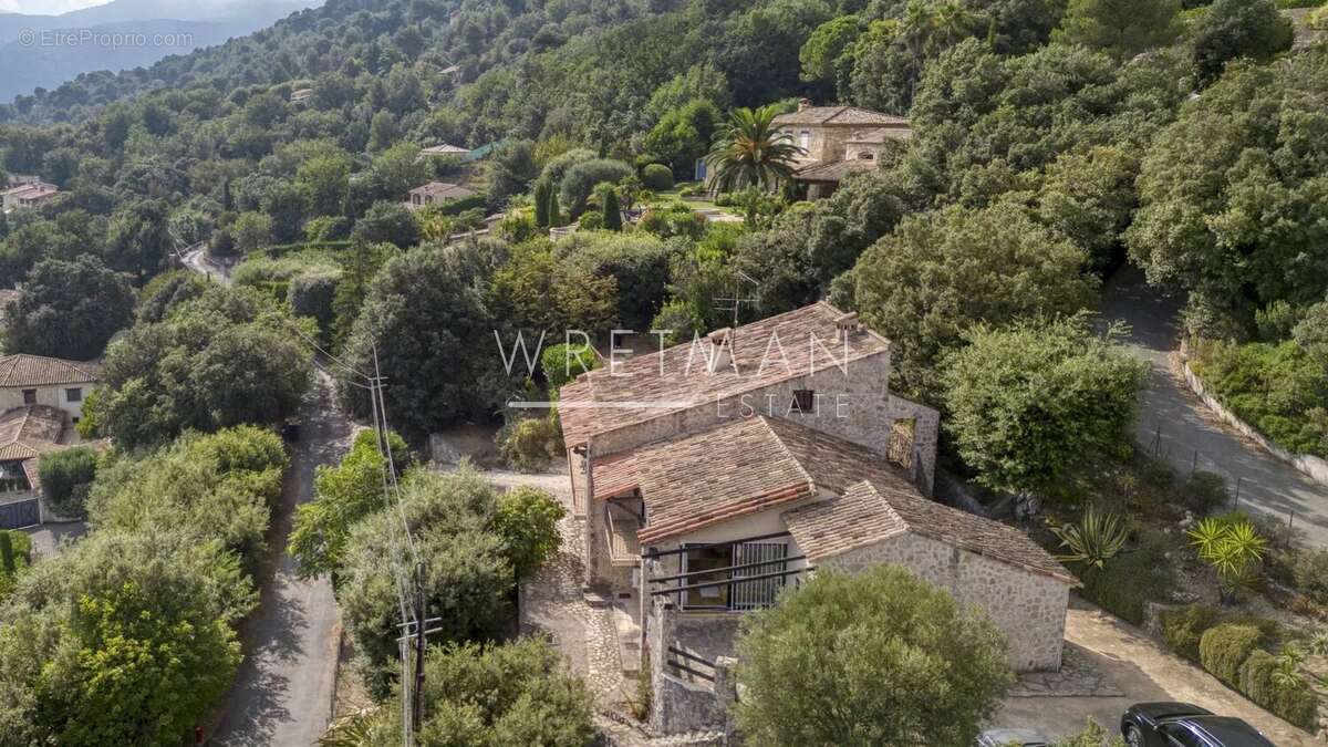 Maison à TOURRETTES-SUR-LOUP