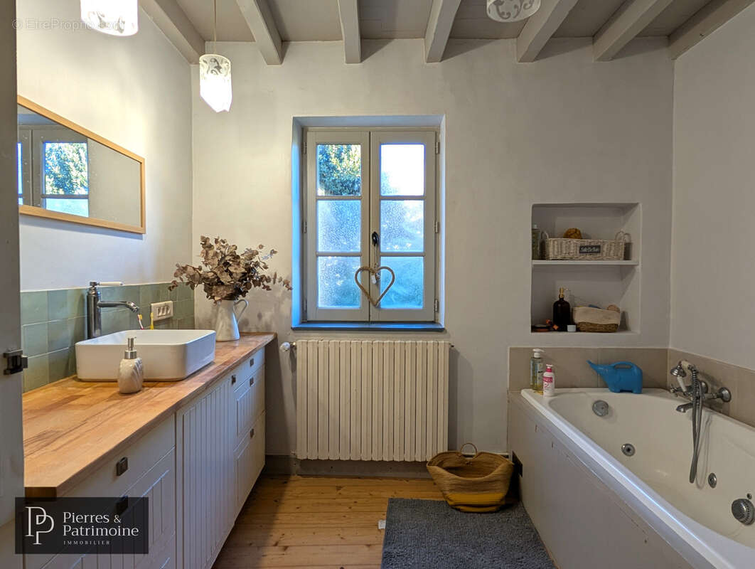 Maison à MONCRABEAU