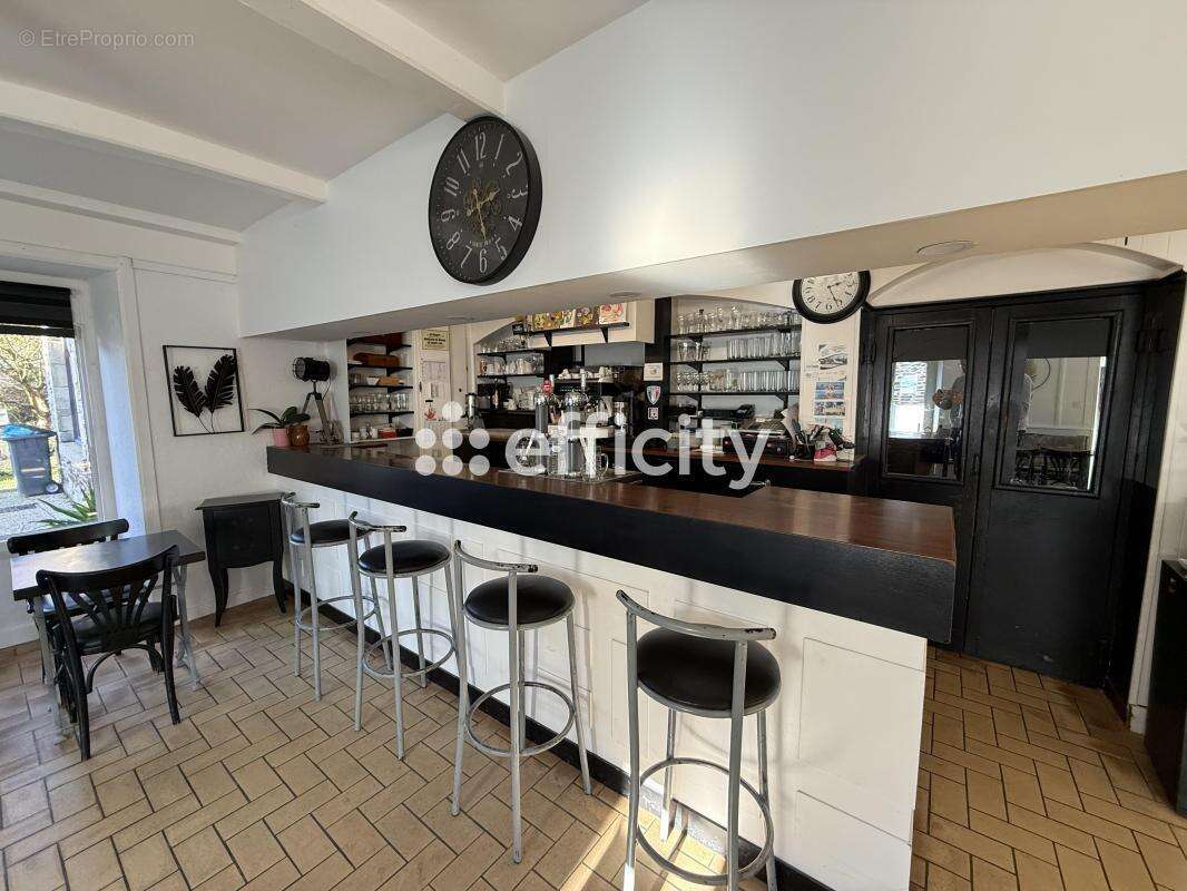 Commerce à MATIGNON