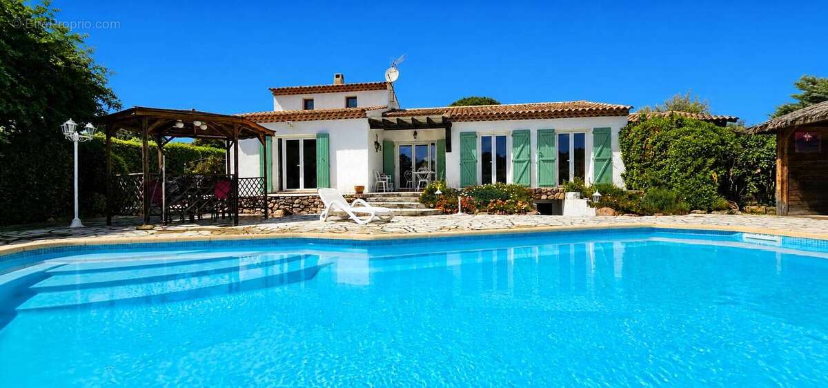 Autre à ROQUEBRUNE-SUR-ARGENS