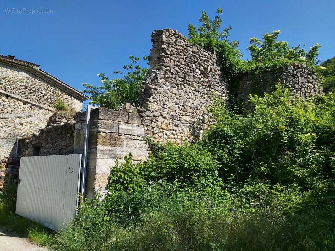 Maison à MONTJOYER