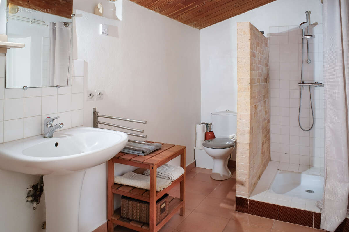 Maison à SAINT-QUENTIN-LA-POTERIE