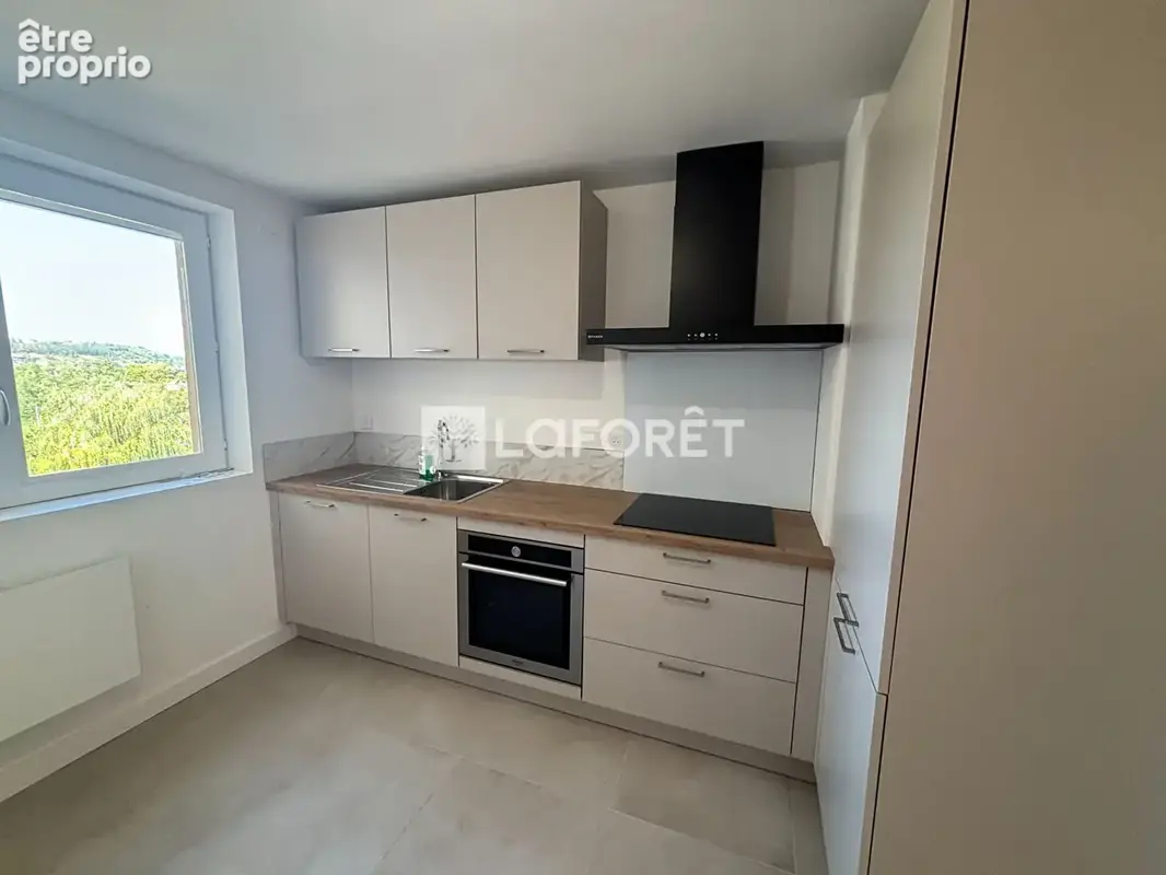 Rodez T3 entièrement rénové de 70m² - photo 3