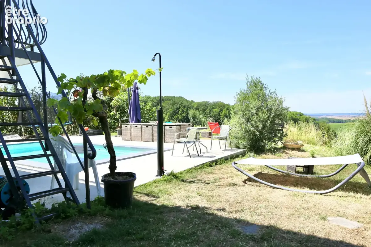 Maison à vendre à VILLERS ALLERAND (51), une maison principale sur deux niveaux, un logement indépendant, une piscine extérieure - photo 10