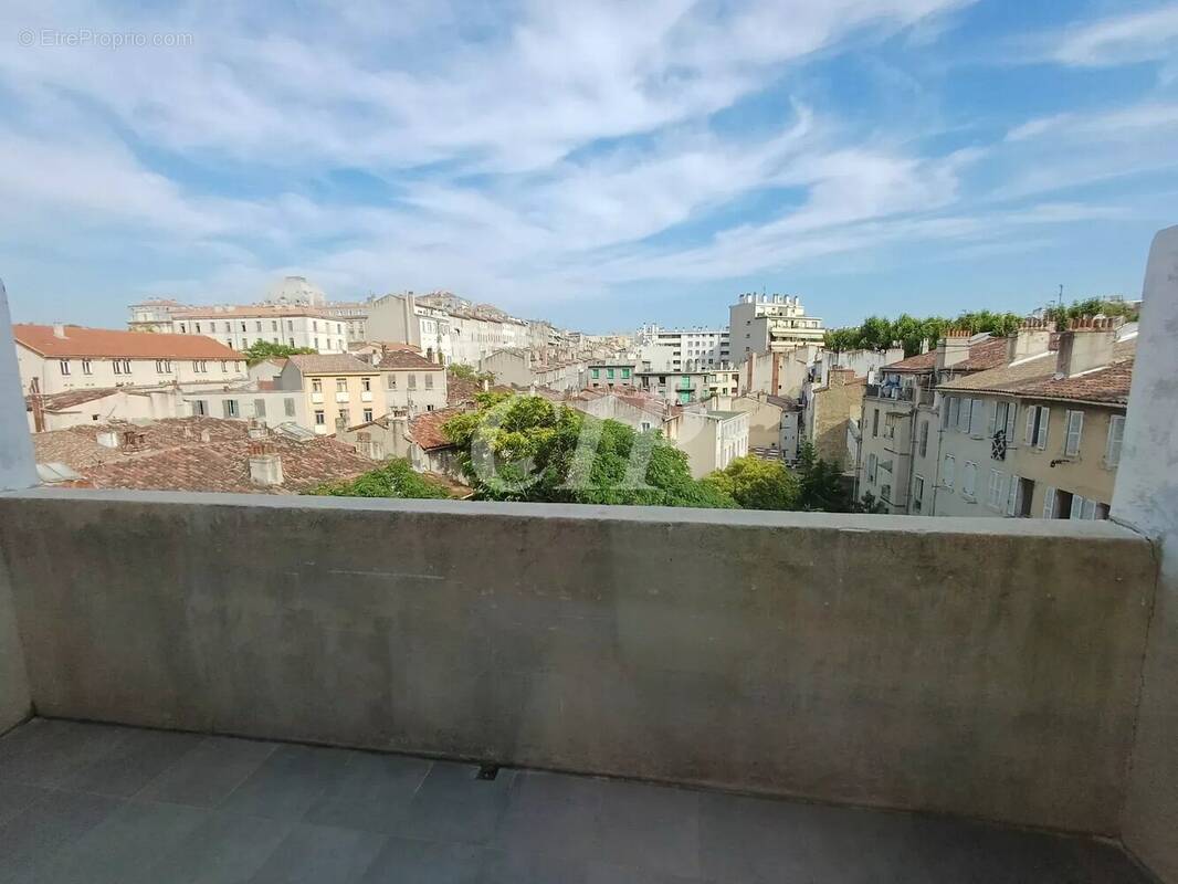Appartement à MARSEILLE-3E