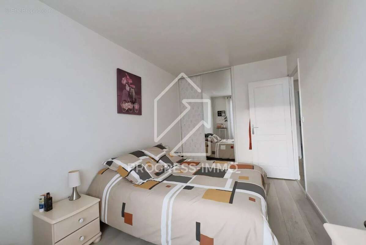 Appartement à SAINT-MAUR-DES-FOSSES