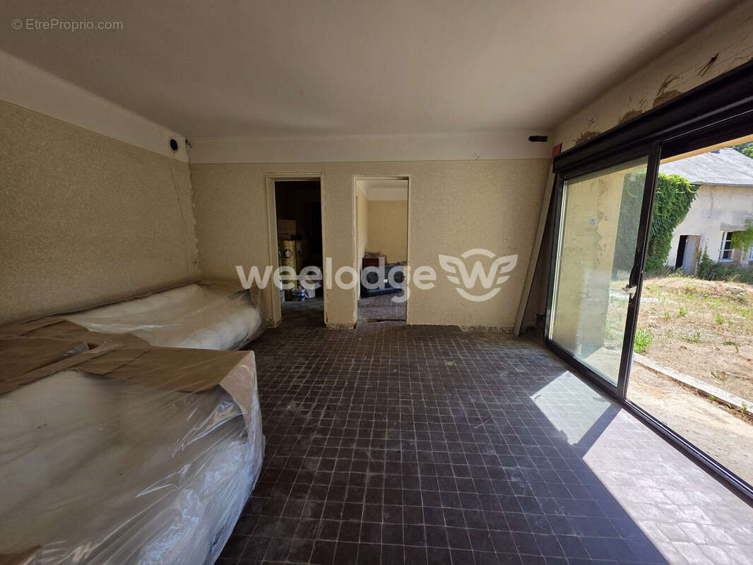 Maison 400 m² à Saint-Prest  - photo 8