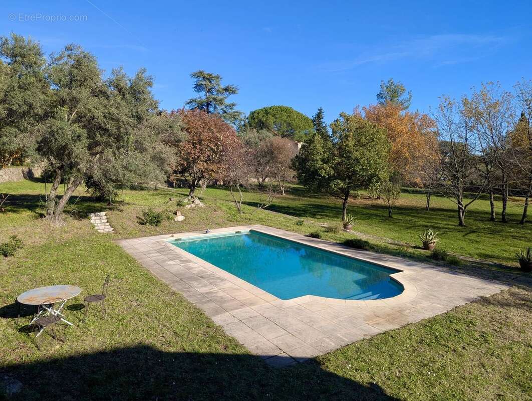 Maison à TOURRETTES-SUR-LOUP